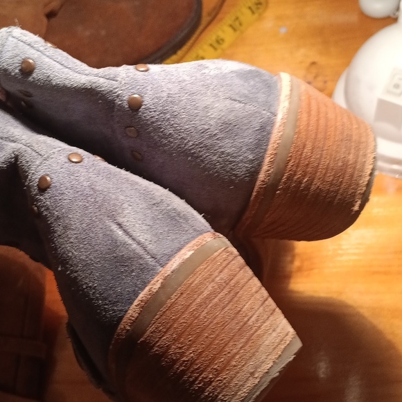 Sofft Light Blue Suede Ankle Boots with Studded Strap Size 6 - Picture 7 of 11